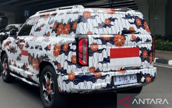Mobil diduga BAIC BJ30 hybrid tertangkap sedang diuji coba di Jakarta